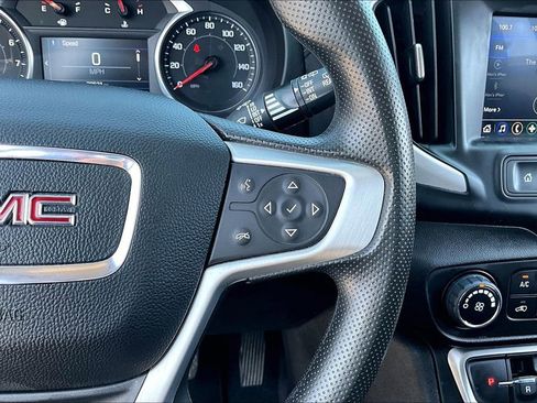 Used 2024 GMC Terrain SLE AWD/4WD image 12