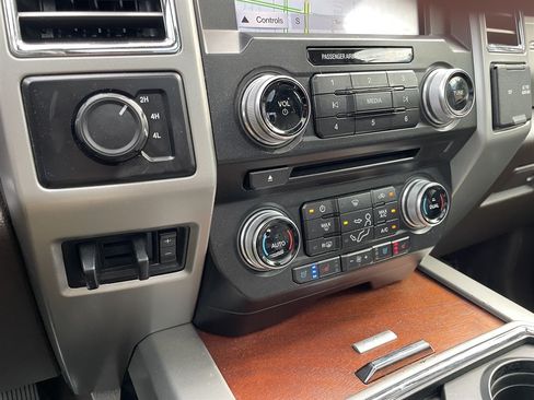 Used 2017 Ford F350 King Ranch w/ King Ranch Ultimate Package AWD/4WD image 34