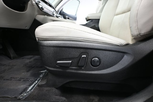 Used 2024 Kia Telluride EX w/ EX Captain's Chair Package AWD/4WD image 16