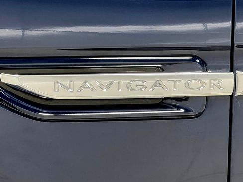 Used 2019 Lincoln Navigator L Reserve image 42