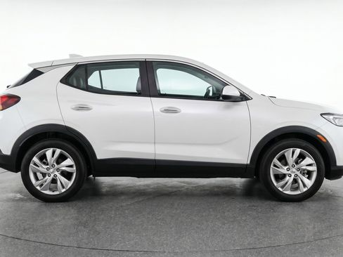 Used 2025 Buick Encore GX Preferred AWD/4WD image 11