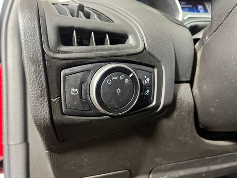 Used 2016 Ford Focus SE w/ SE Power Seat Package FWD image 18