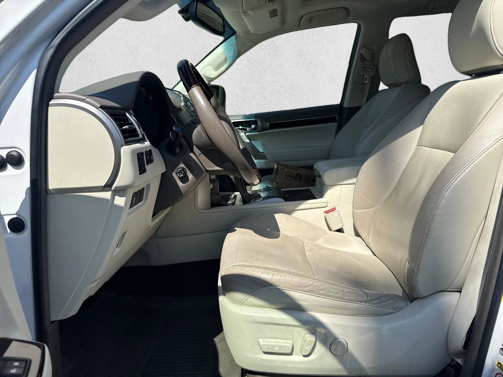 Used 2018 Lexus GX 460 Premium w/ Premium Package AWD/4WD image 13