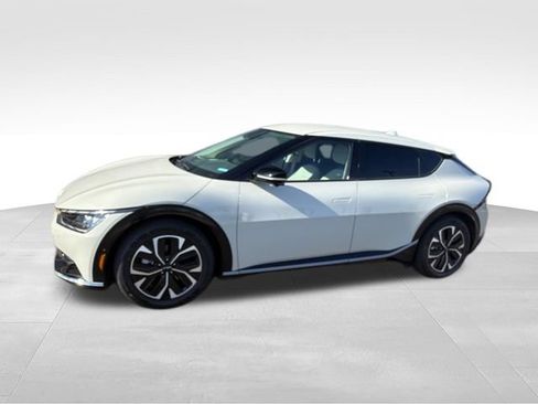 Used 2022 Kia EV6 Wind w/ Wind Technology Package AWD/4WD image 1
