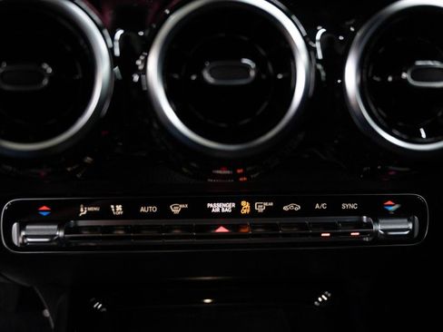 Used 2026 Mercedes-Benz GLB 250 image 29