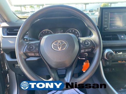 Used 2022 Toyota RAV4 LE FWD image 32