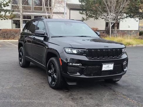 New 2025 Jeep Grand Cherokee Limited image 3