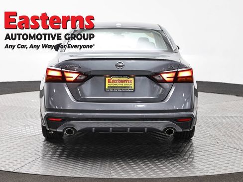 Used 2020 Nissan Altima 2.5 SR FWD image 6