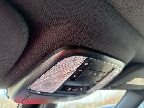 Used 2020 Jeep Grand Cherokee Overland AWD/4WD image 23