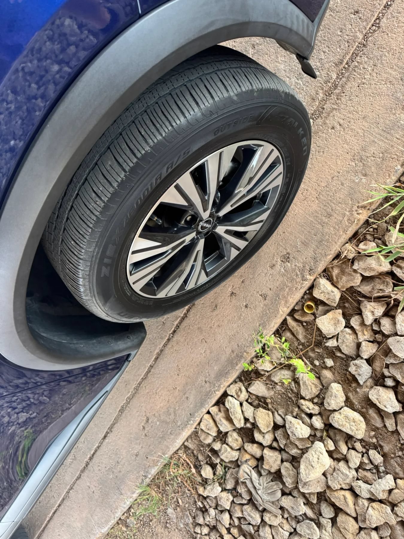 Used 2023 Nissan Rogue SV FWD image 27