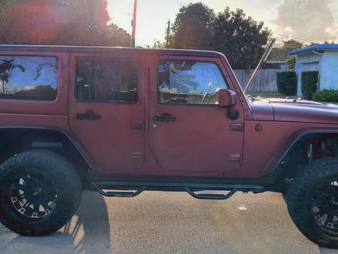 Used 2017 Jeep Wrangler Unlimited Sahara image 11