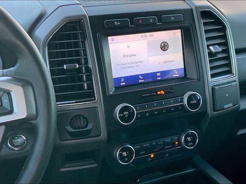 Used 2021 Ford Expedition XLT image 6