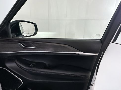 Used 2021 Jeep Grand Cherokee L Limited image 33