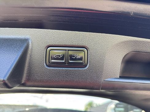 Used 2023 Kia Telluride SX Prestige image 17