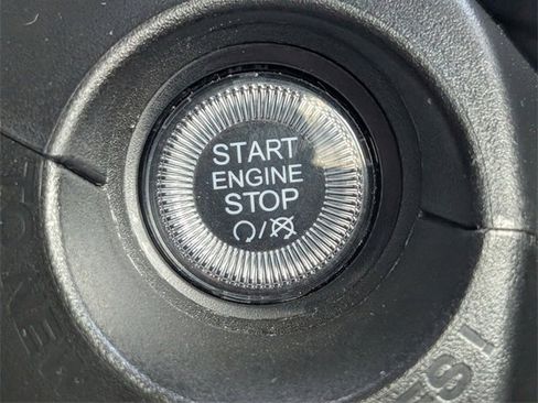 Used 2023 Jeep Renegade Latitude image 26