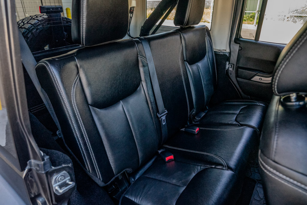 Used 2016 Jeep Wrangler Unlimited Rubicon AWD/4WD image 26