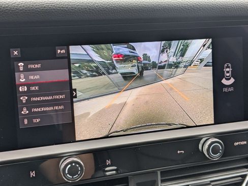 Used 2025 Porsche Macan image 19