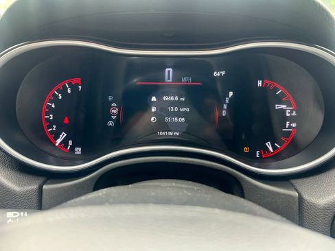 Used 2019 Dodge Durango SXT w/ 3rd Row Seating Group AWD/4WD image 16