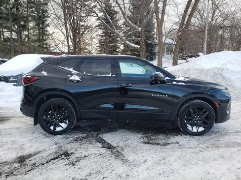 Used 2024 Chevrolet Blazer LT image 2