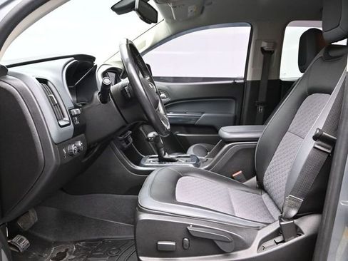 Used 2019 Chevrolet Colorado Z71 AWD/4WD image 8