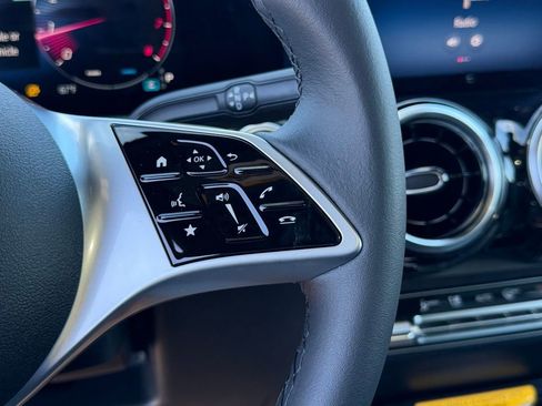 New 2026 Mercedes-Benz GLB 250 image 23