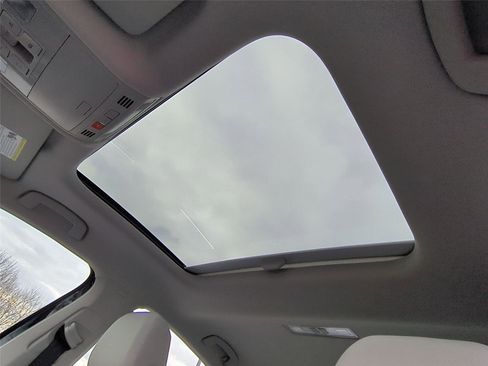 New 2026 Volkswagen Jetta SE image 10