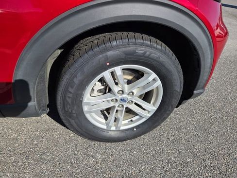 Used 2021 Ford Explorer XLT image 16