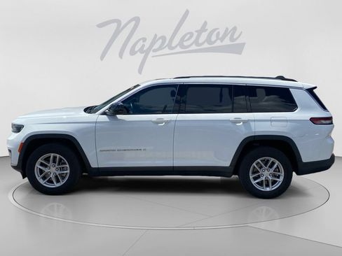 Used 2021 Jeep Grand Cherokee L Laredo w/ Luxury Tech Group I AWD/4WD image 2