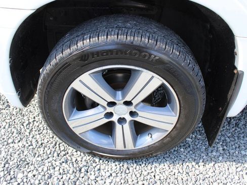 Used 2011 Mitsubishi Endeavor SE image 26