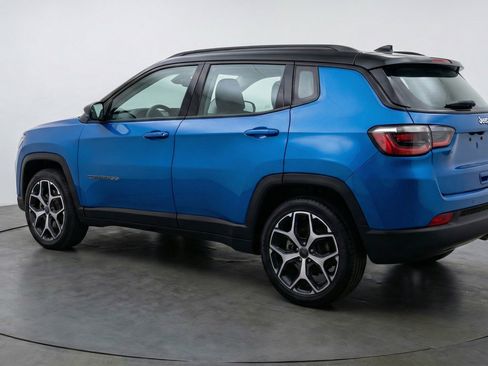 Used 2025 Jeep Compass Limited image 6