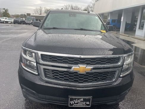 Used 2019 Chevrolet Suburban LT w/ Luxury Package image 3