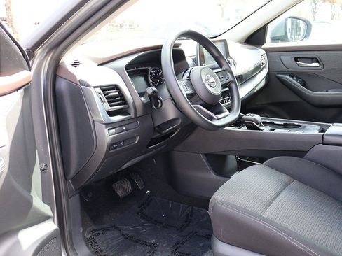 Used 2023 Nissan Rogue SV image 24
