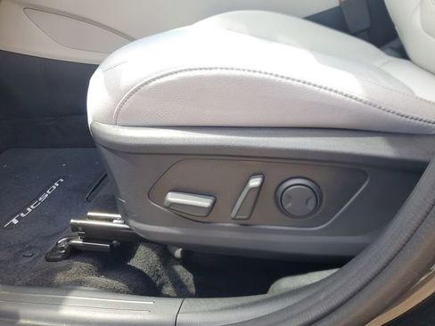 Used 2025 Hyundai Tucson SEL FWD image 14