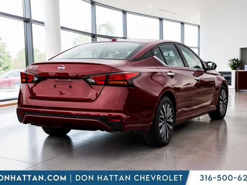 Used 2025 Nissan Altima 2.5 SV FWD image 21