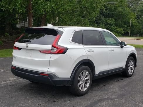 Used 2024 Honda CR-V EX image 3