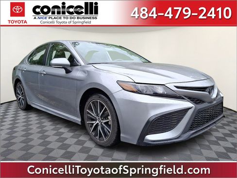 Used 2024 Toyota Camry SE FWD image 1
