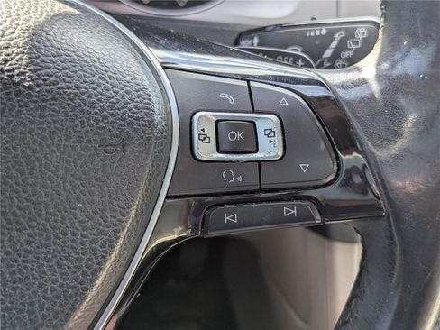 Used 2016 Volkswagen Golf SE w/ Lighting Package FWD image 35