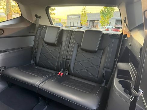 Used 2025 Volkswagen Atlas SE AWD/4WD image 21