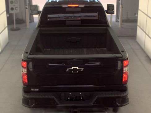 Used 2022 Chevrolet Silverado 2500 LT w/ Midnight Edition AWD/4WD image 6