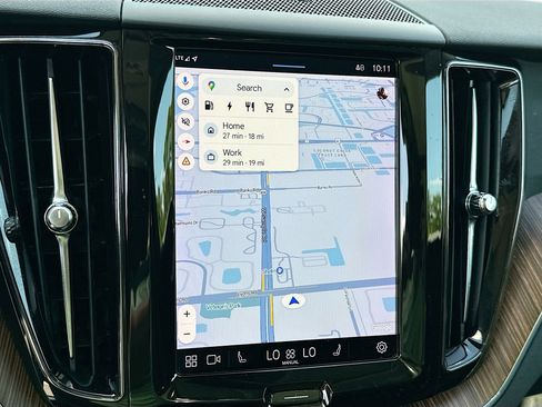 Used 2022 Volvo XC60 T8 Inscription Expression w/ Advanced Package image 14