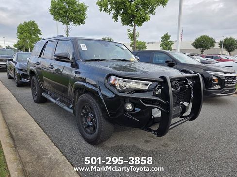 Used 2023 Toyota 4Runner SR5 Premium w/ Moonroof Package RWD image 3