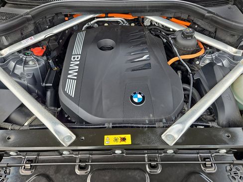 Used 2025 BMW X5 xDrive50e image 27