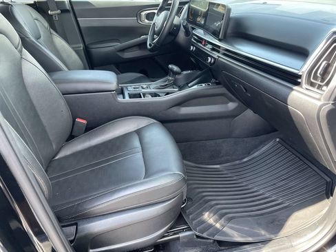 Certified 2024 Kia Sorento S w/ Panoramic Sunroof Package AWD/4WD image 34