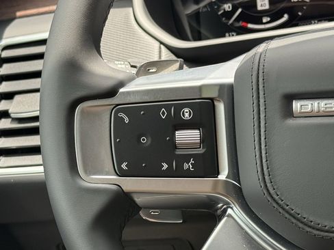 New 2025 Land Rover Discovery Dynamic SE image 21