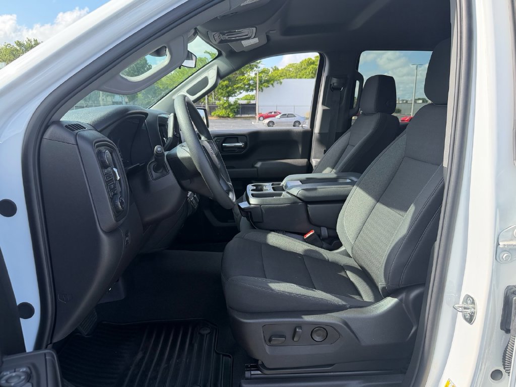 Certified 2024 Chevrolet Silverado 1500 Custom Trail Boss w/ Turbomax Blackout Package AWD/4WD image 9