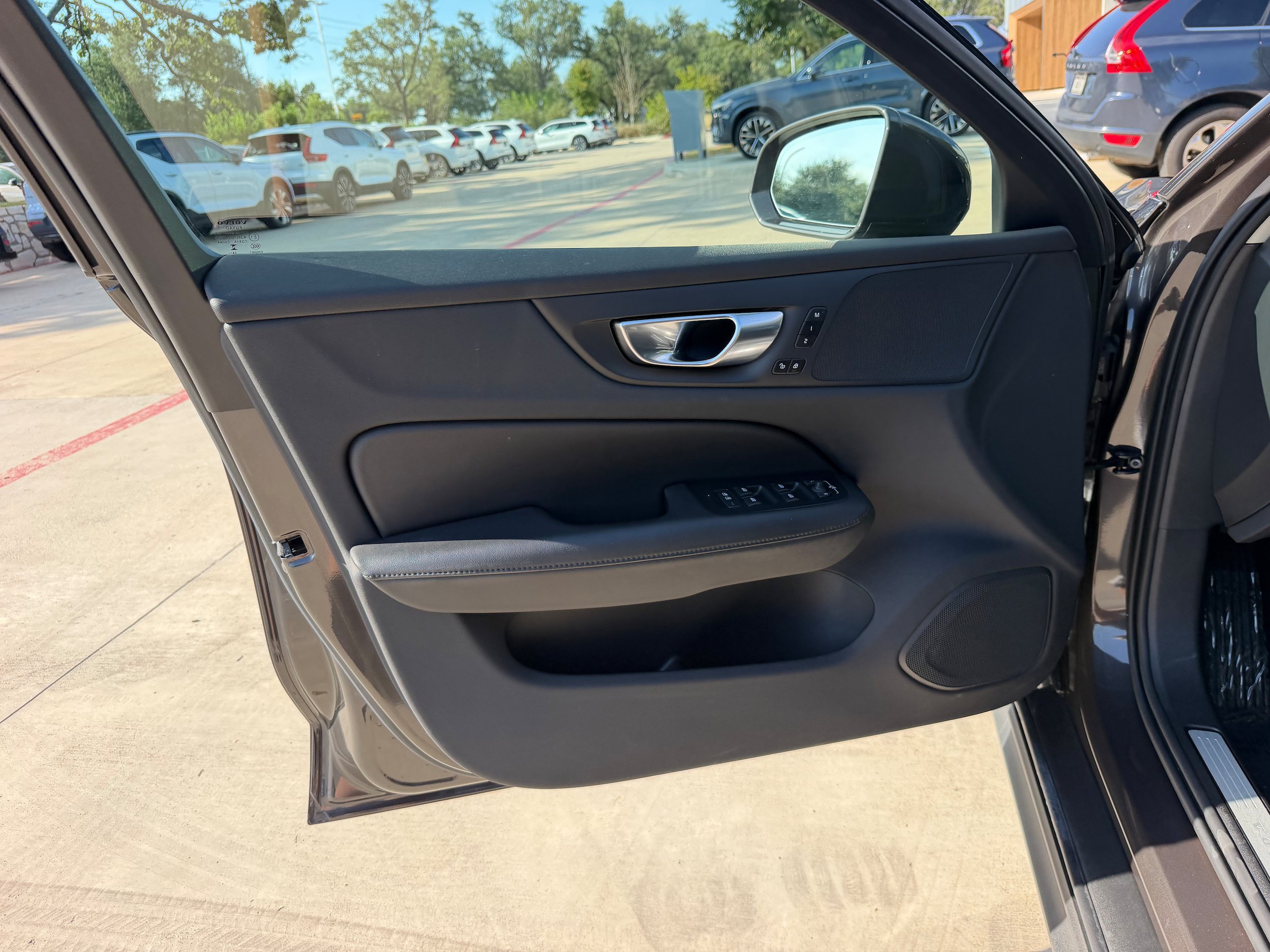 Certified 2025 Volvo V60 B5 Cross Country Plus AWD/4WD image 22