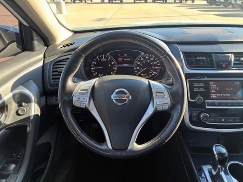 Used 2018 Nissan Altima 2.5 SV image 17
