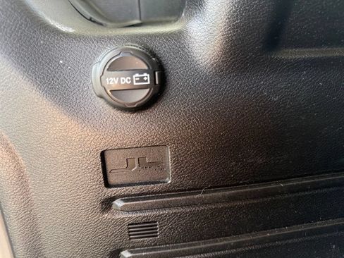 Used 2018 Jeep Wrangler Unlimited Sport S AWD/4WD image 26