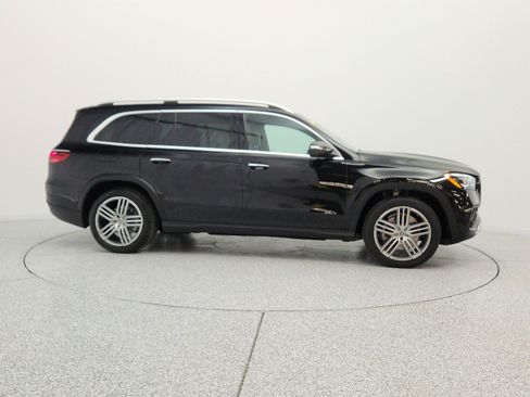 Certified 2026 Mercedes-Benz GLS 450 4MATIC image 4