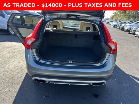 Used 2017 Volvo V60 T5 Cross Country w/ Climate Package image 16